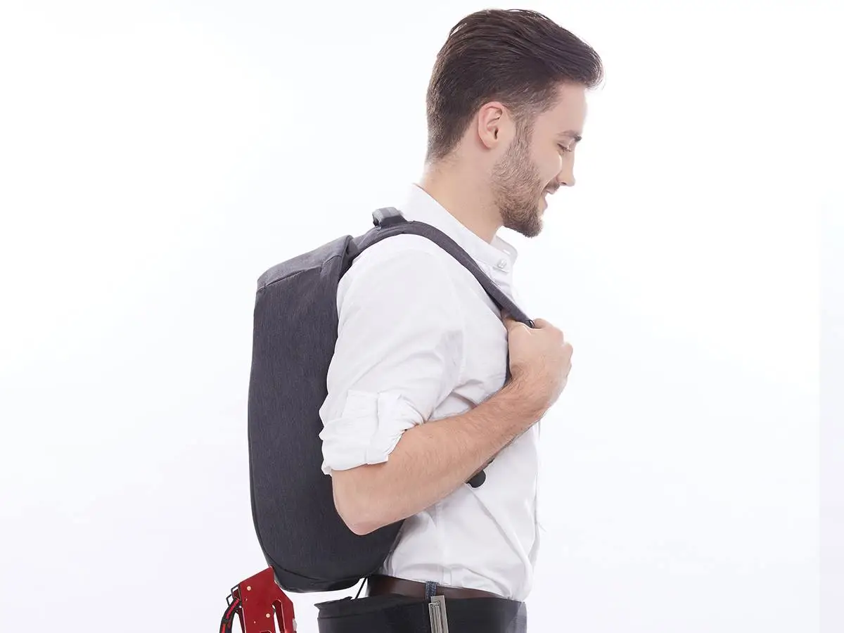 Lex also features a handy load-transfer module for backpack wearers, which comprises a flexible panel that extends upwards to the base of the bag and transfers up to 50 percent of the weight from the shoulders to the body’s core