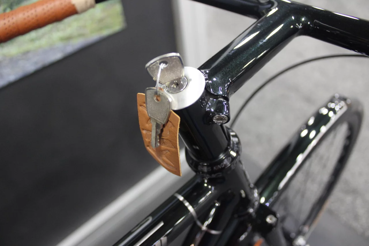 Stem lock on a stately dark metallic green cruiser from Donhou