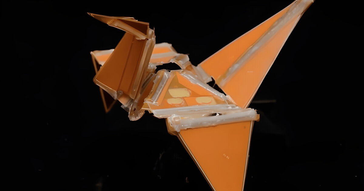 Origami robot moves with heat, no motors or gears Origami robot moves with heat, no motors or gears