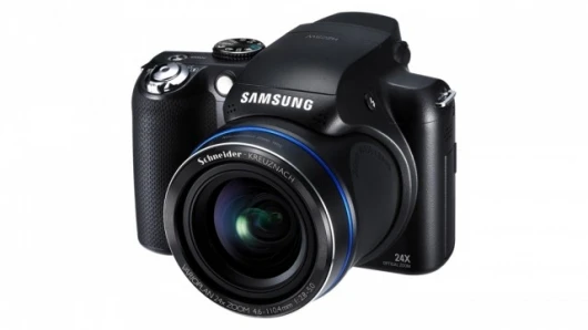The HZ25W combines great looks with a powerful 24x optical zoom lens