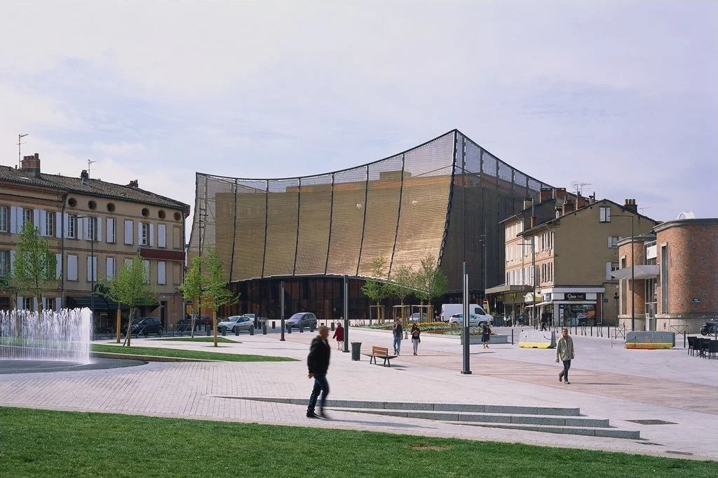 The Grand Théâtre d'Albi façade is designed in part to soften the brick-covered concrete structure of the theater (Photo: Georges Fessy / DPA / Adagp.)