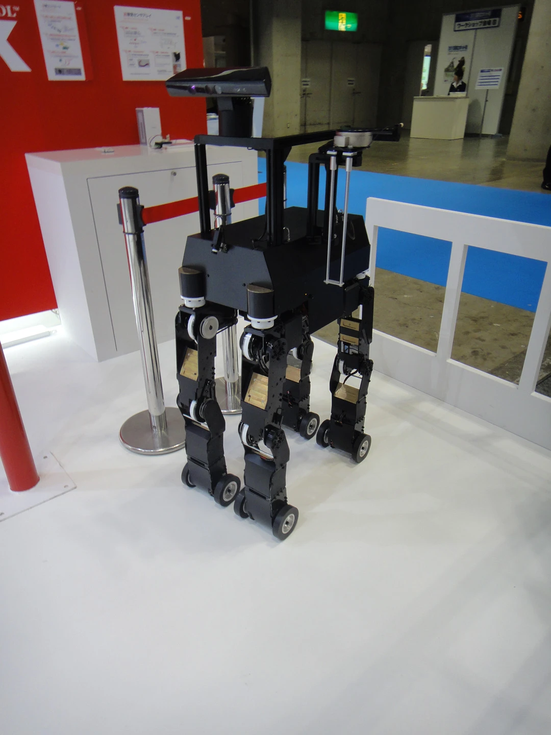 The NSK robot guide dog(Image: DigInfo)