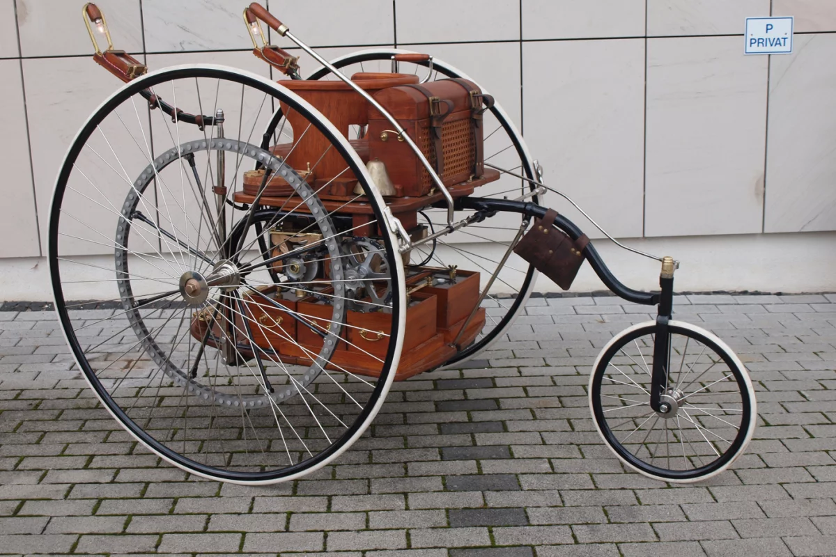 Germany's Autovision Museum has built a replica of the Ayrton and Perry electric car - which first hit the streets in 1881