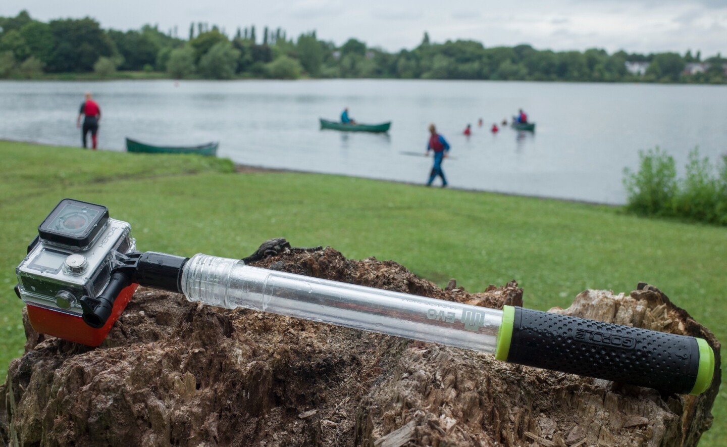 The GoPole EVO can extend from 35 to 60 cm (14 to 24 in)