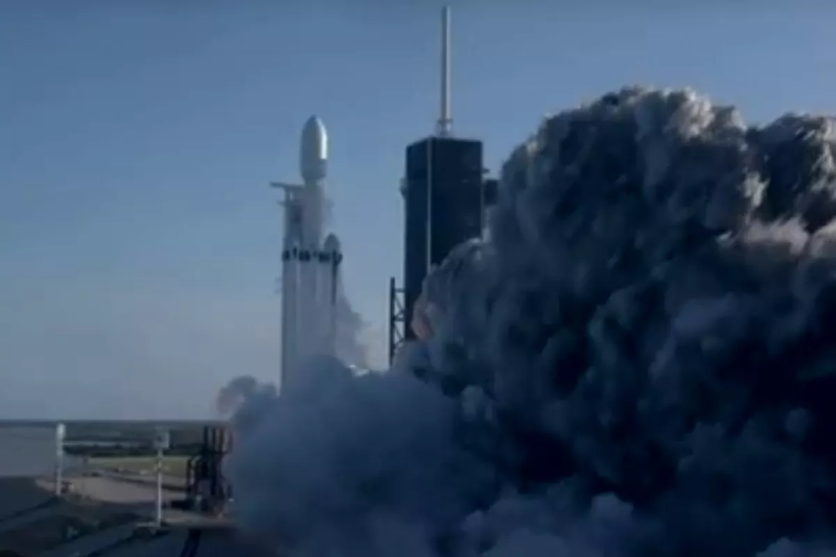 Arabsat-6A lifting off