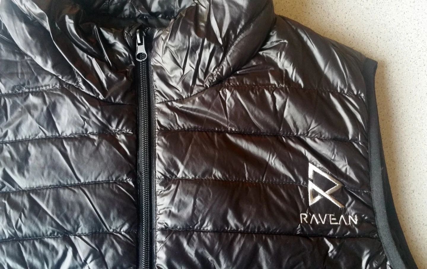Although it's a small (yet important) detail, the Ravean heated vest has stitching that lines up evenly on either side of the zipper