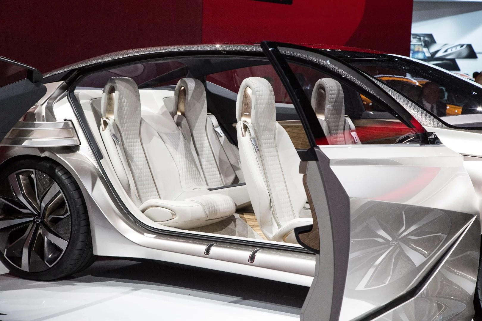 The Nissan Vmotion 2.0's doors are one of its most dynamic assets