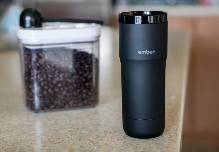 Review A smart coffee mug that maintains your ideal temperature