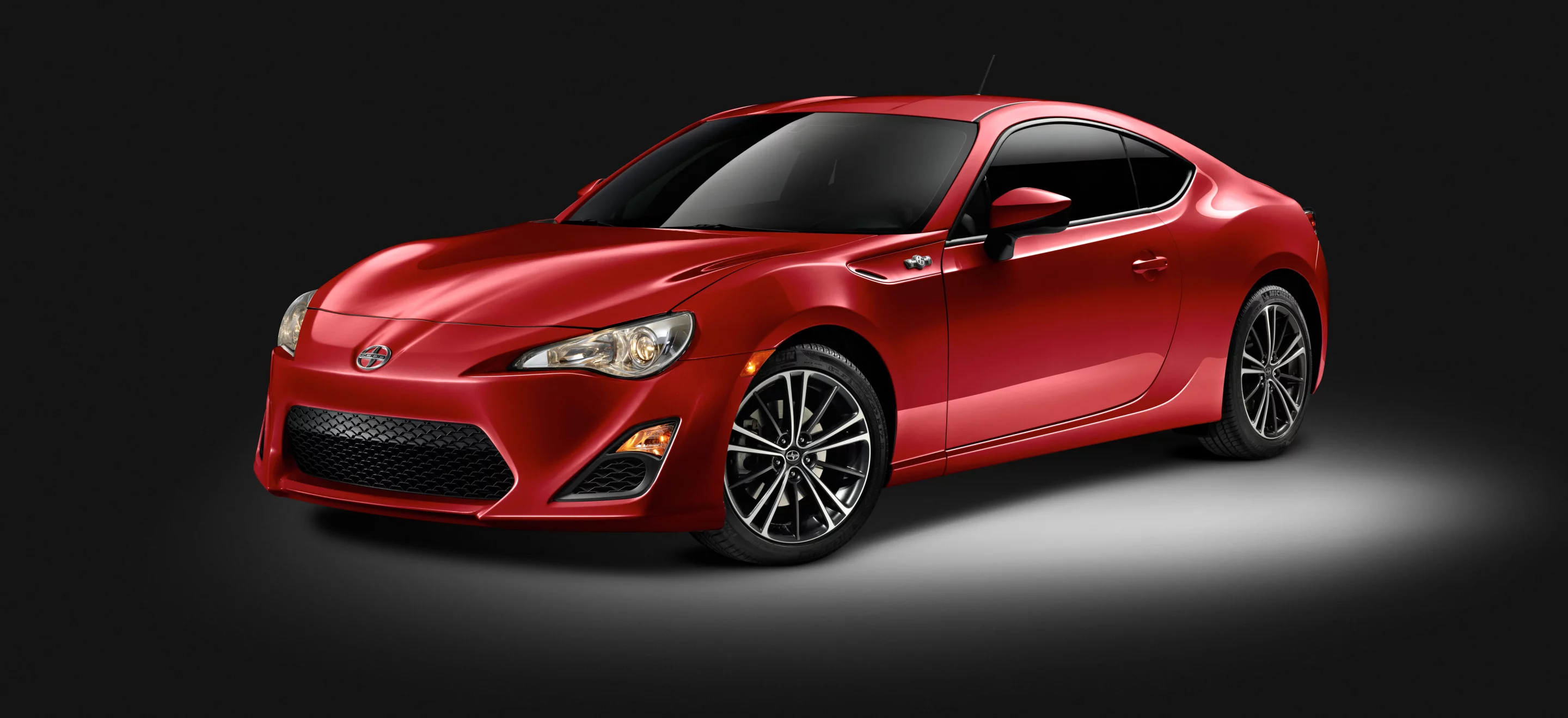 The FR-S is extremely similar to the BRZ in both looks and layout
