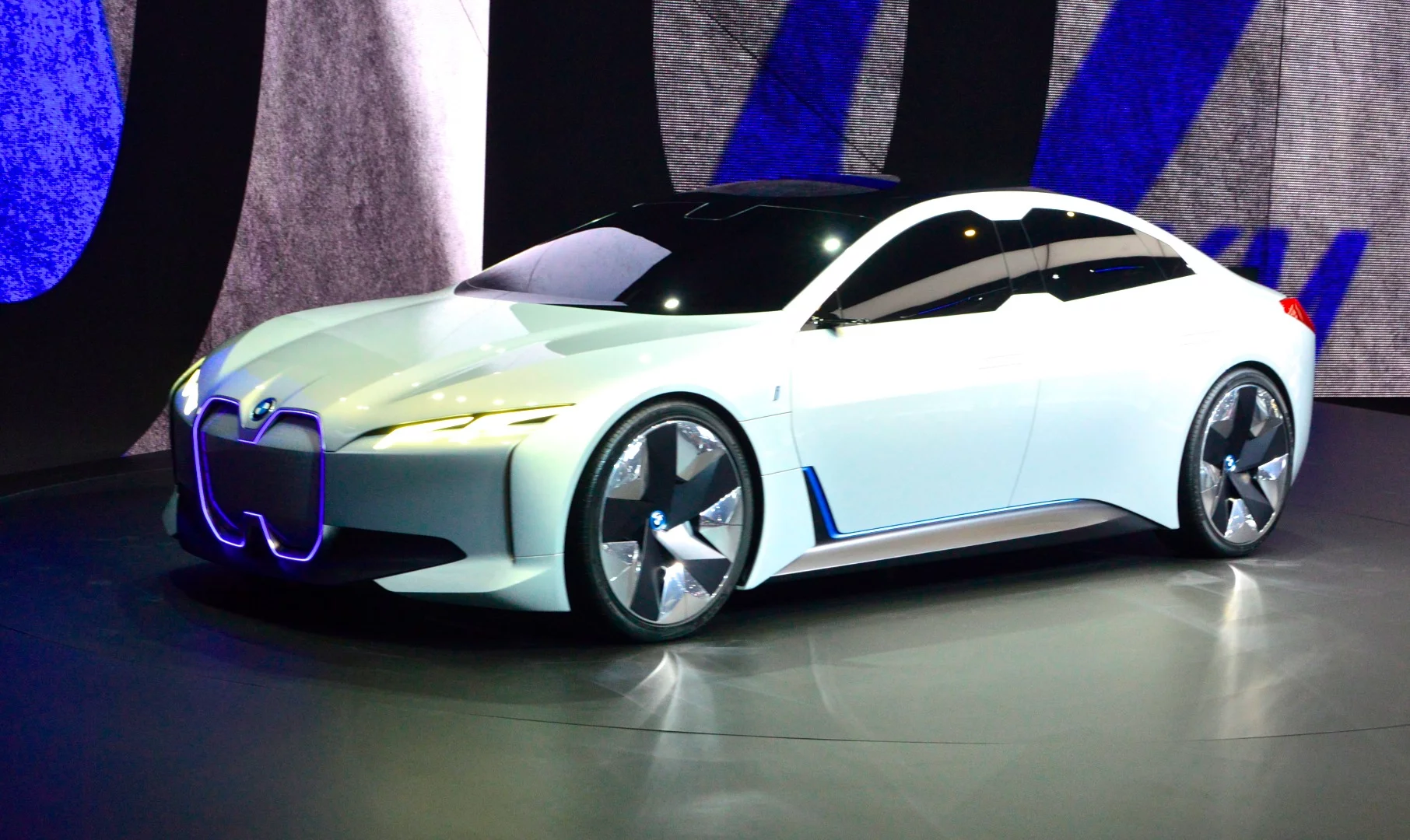 BMW reveals the i Vision Dynamics in Frankfurt