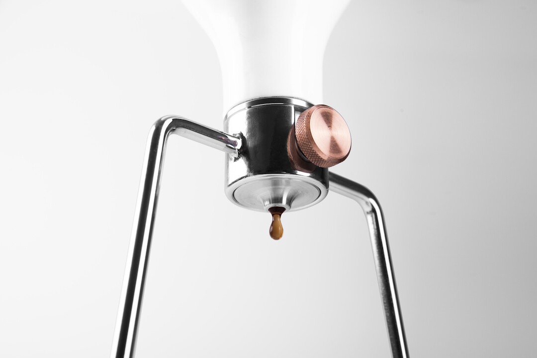 The key to Gina's different brewing methods is the copper valve in its middle, which can adjust the rate coffee passes through for a quick pour-over, a slower immersion, or a cold drip for a few hours