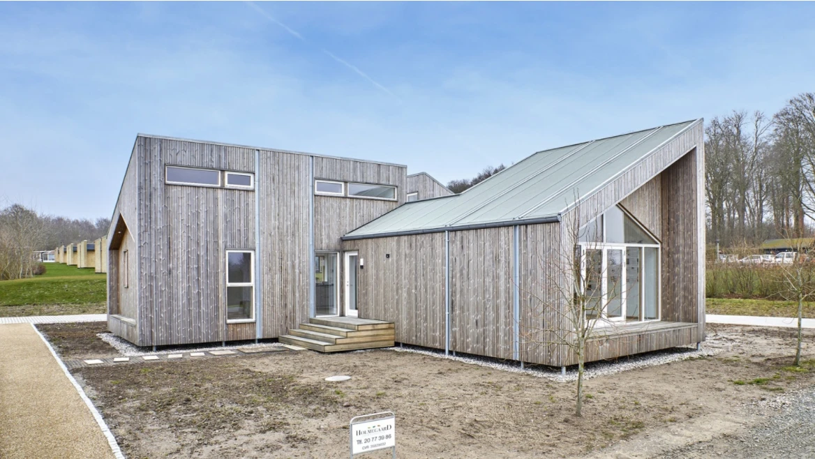 The Biological House is the first construction to be completed at Biotope in the town of Middlefart, an exhibition park for sustainable construction