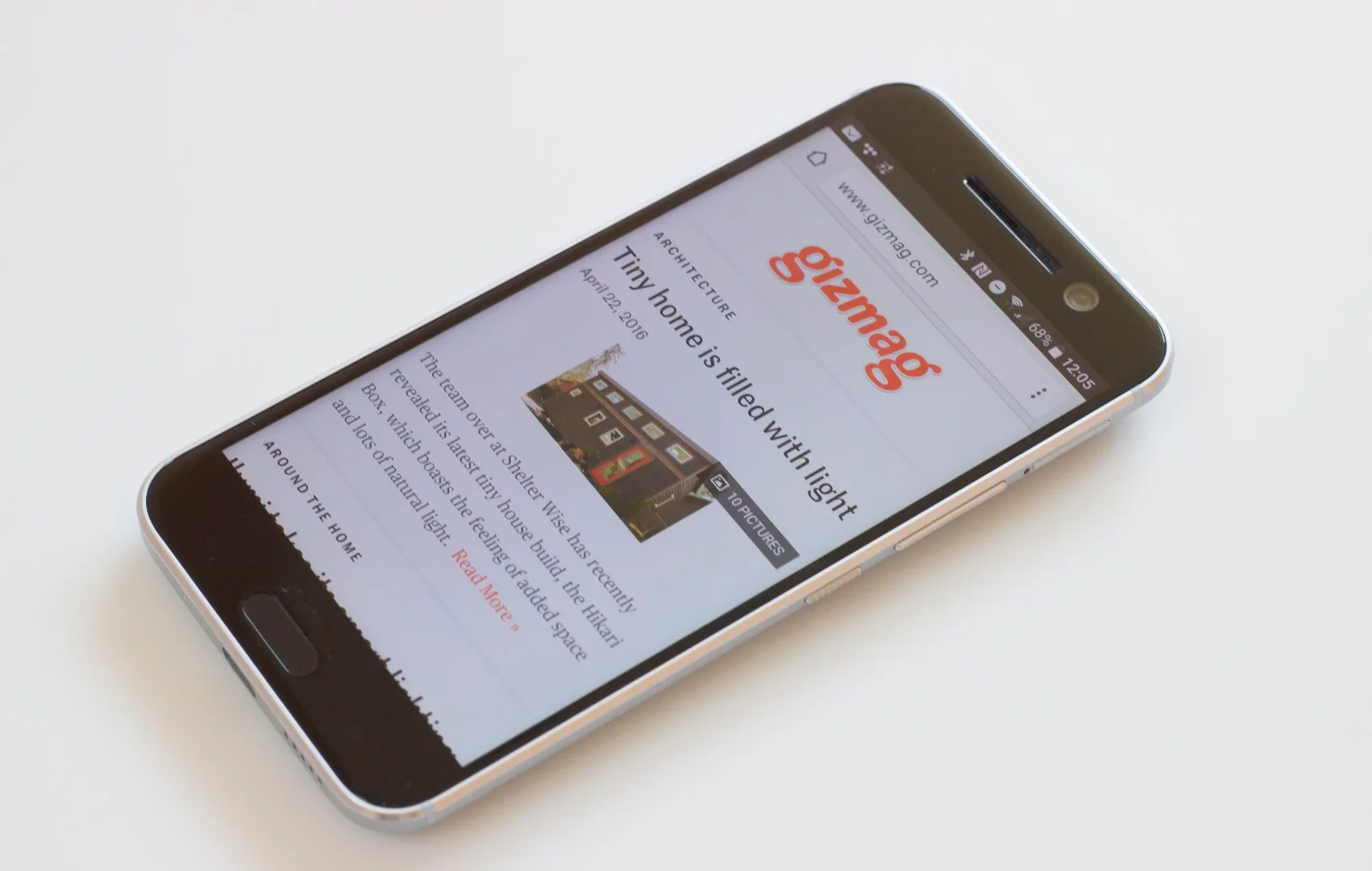 This year HTC's flagship moves up to a 5.2-inch Quad HD (2,560 x 1,440) display