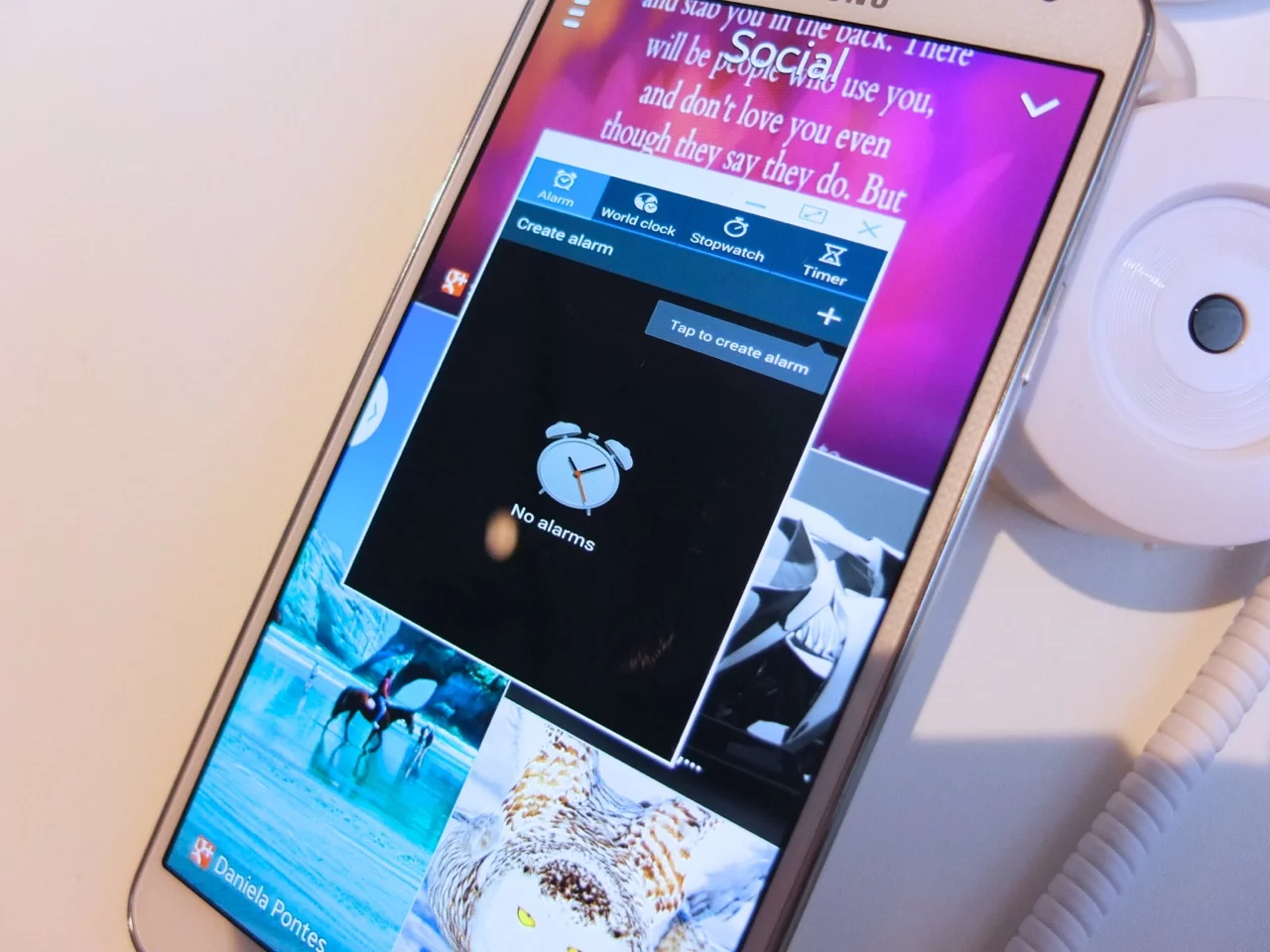 And a square gesture summons mini apps within apps (Photo: Gizmag)