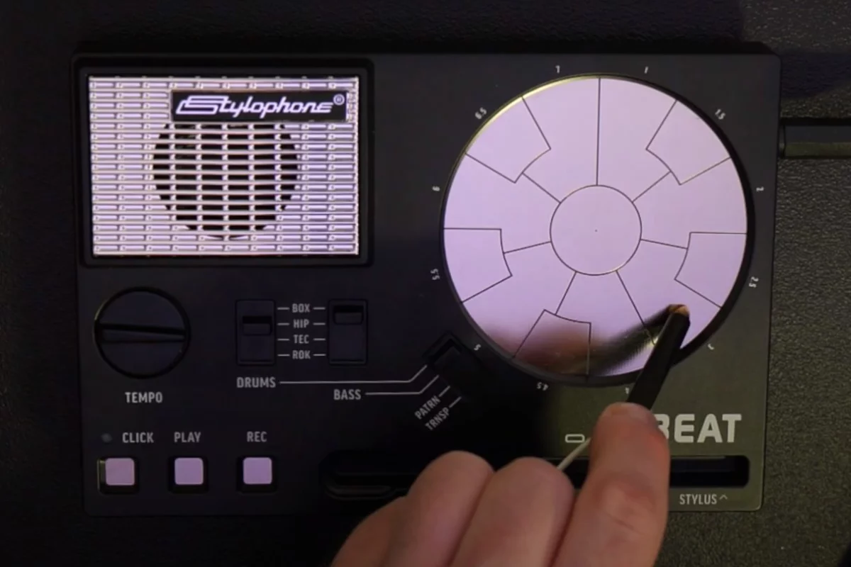Groove makers tap different zones within the circular interface with the stylus to generate drum and bass sounds