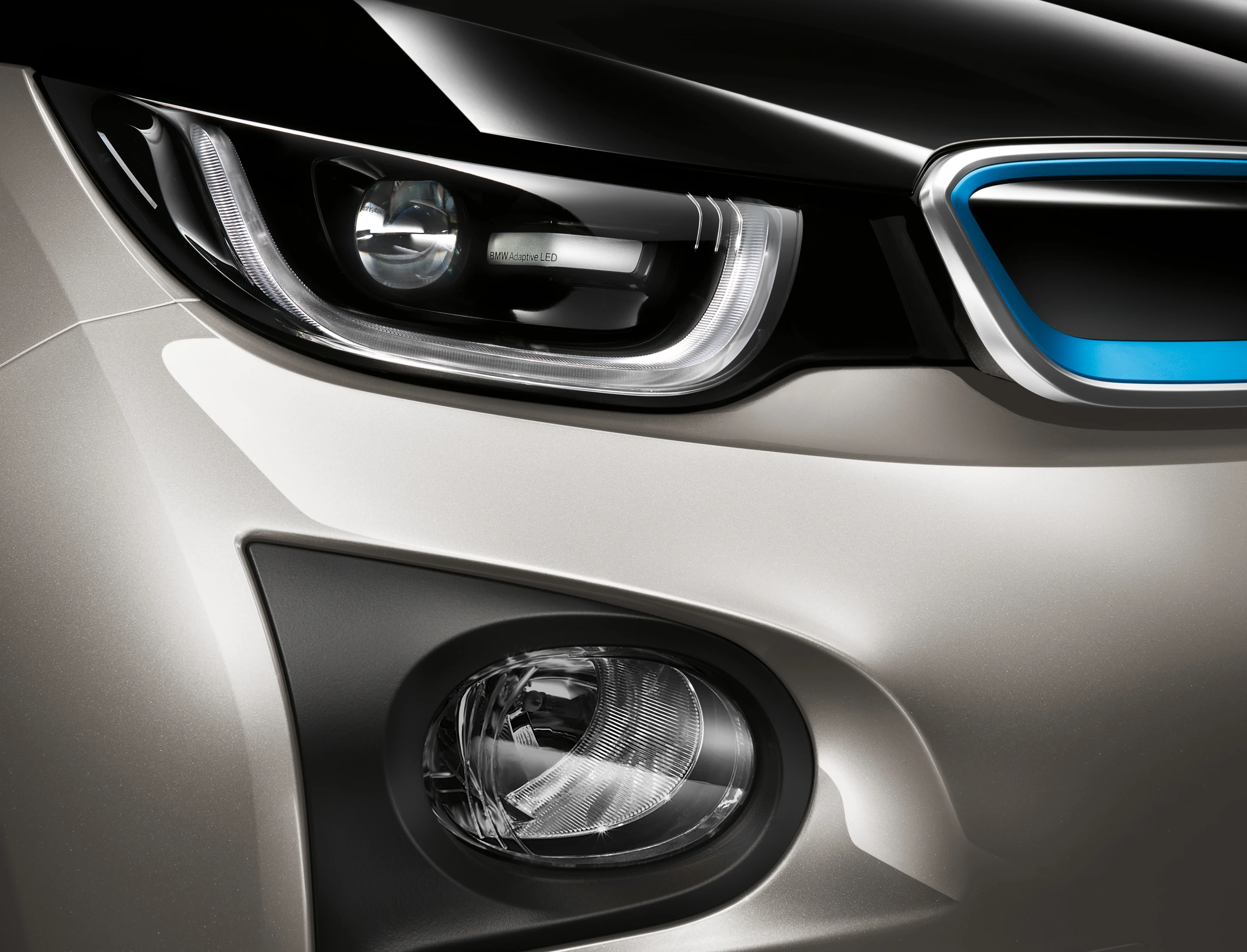 The BMW i3 has U-shaped LEDs in front and back