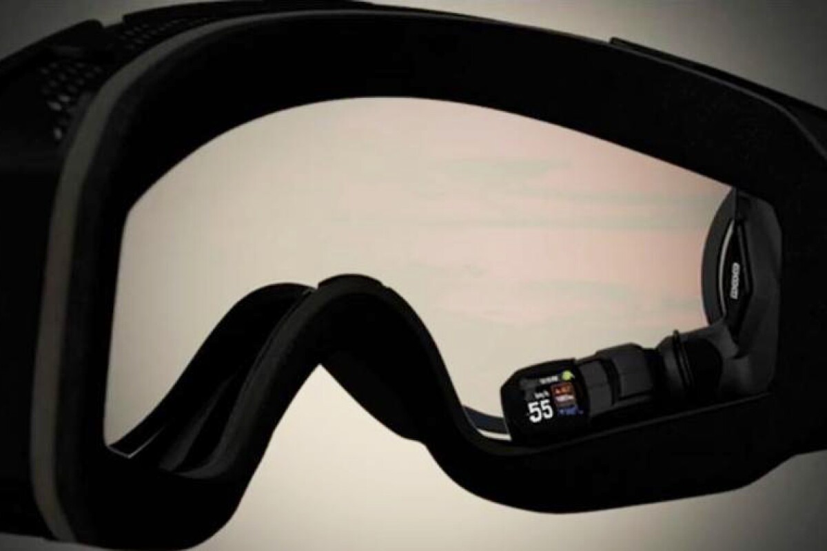 Recon Instruments' GPS goggles go skydiving