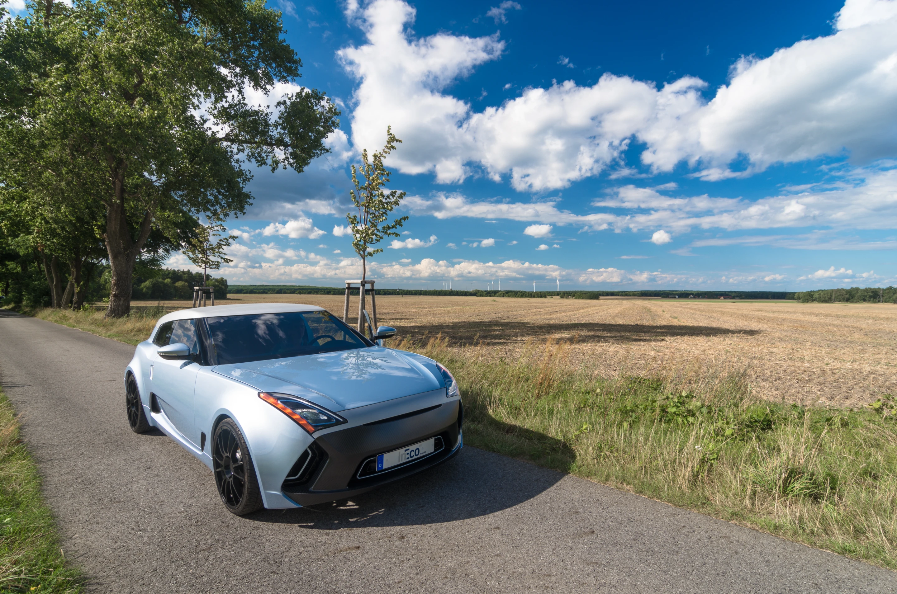 The InEco rides on a chassis that weighs around 330 lb (150 kg)