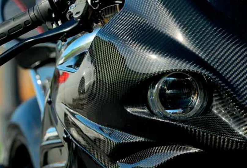 Norton V4 RR: full carbon bodywork