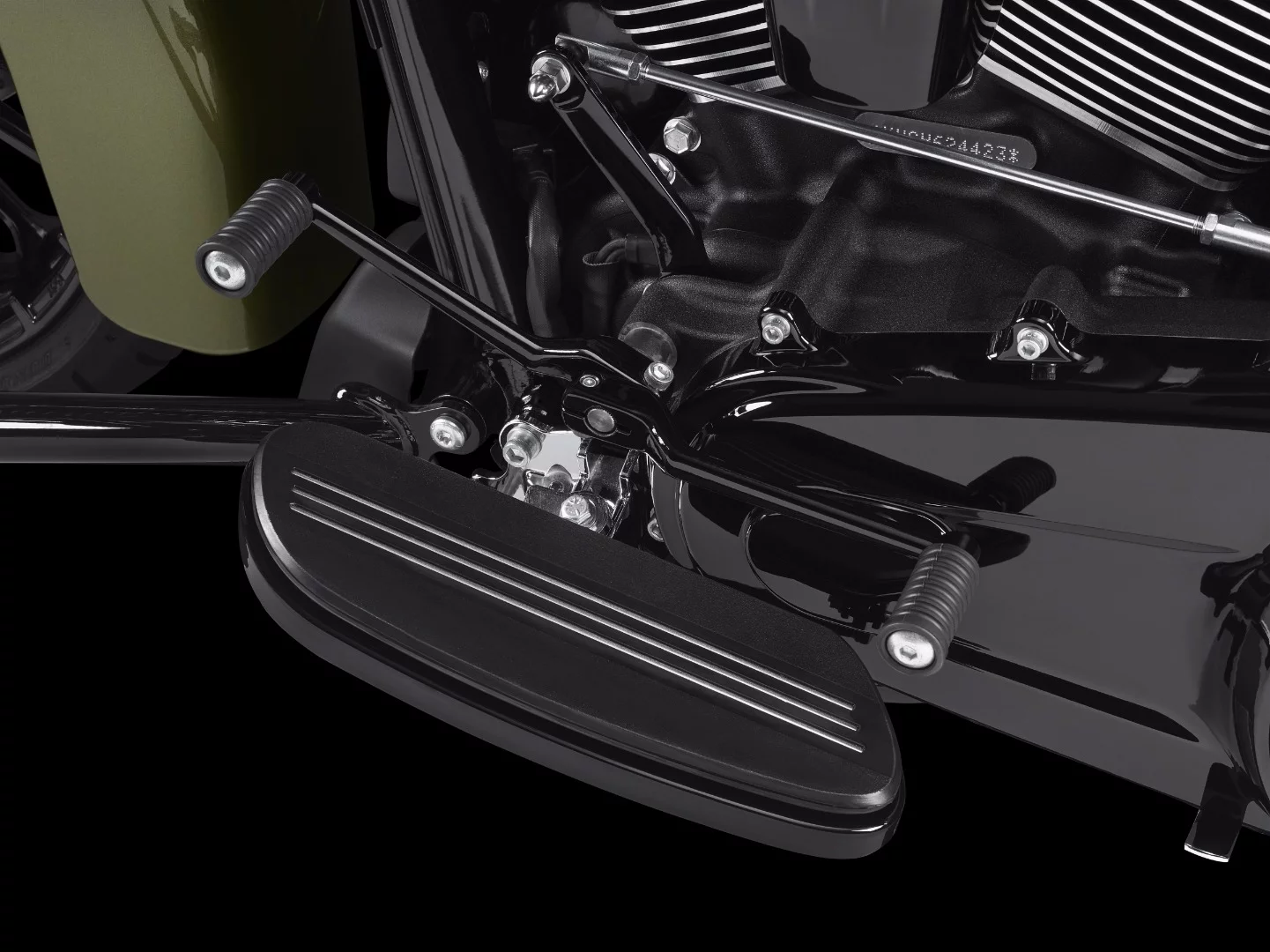 Foot board and gearbox controls are fittingly blacked-out in the 2017 Harley-Davidson Road King Special