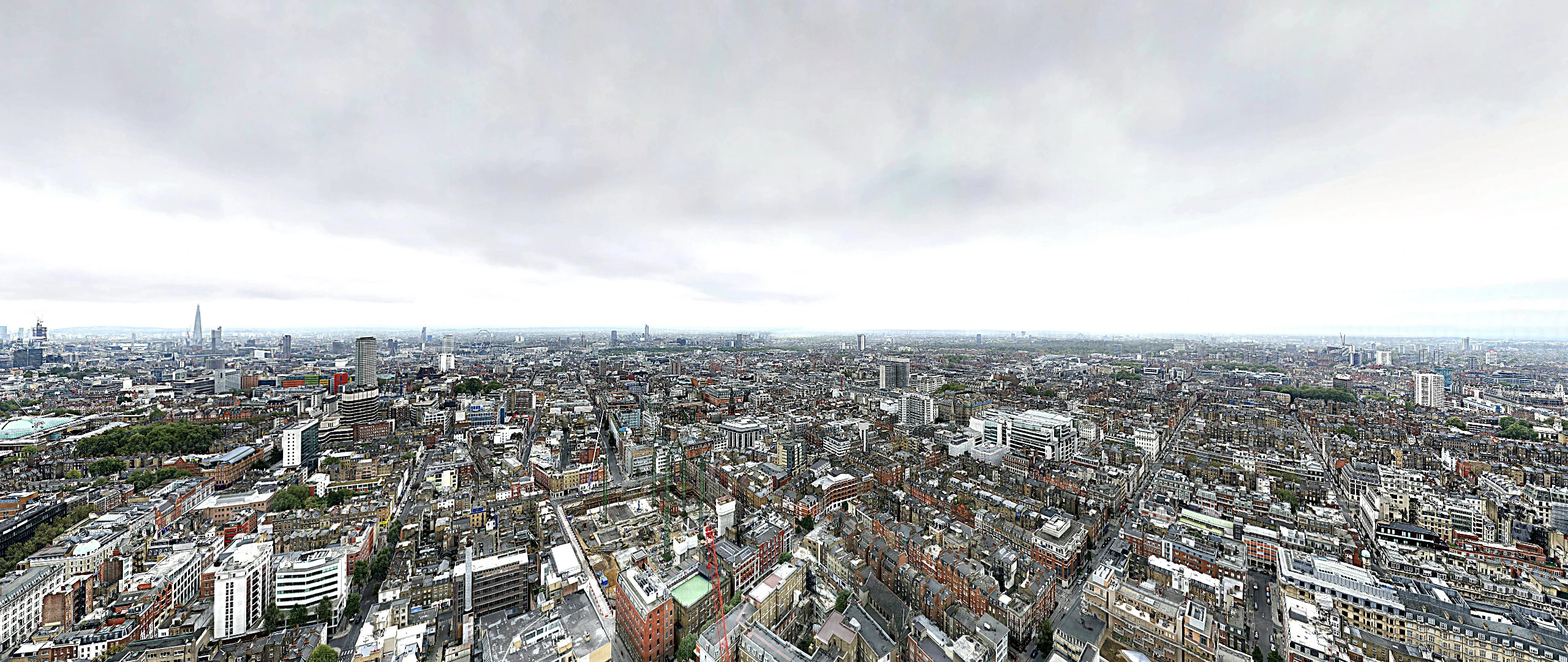 According to the photography team, if the image were printed at a normal photographic resolution, it would be 98 meters (321.5 feet) wide and 24 meters (79 feet) tall