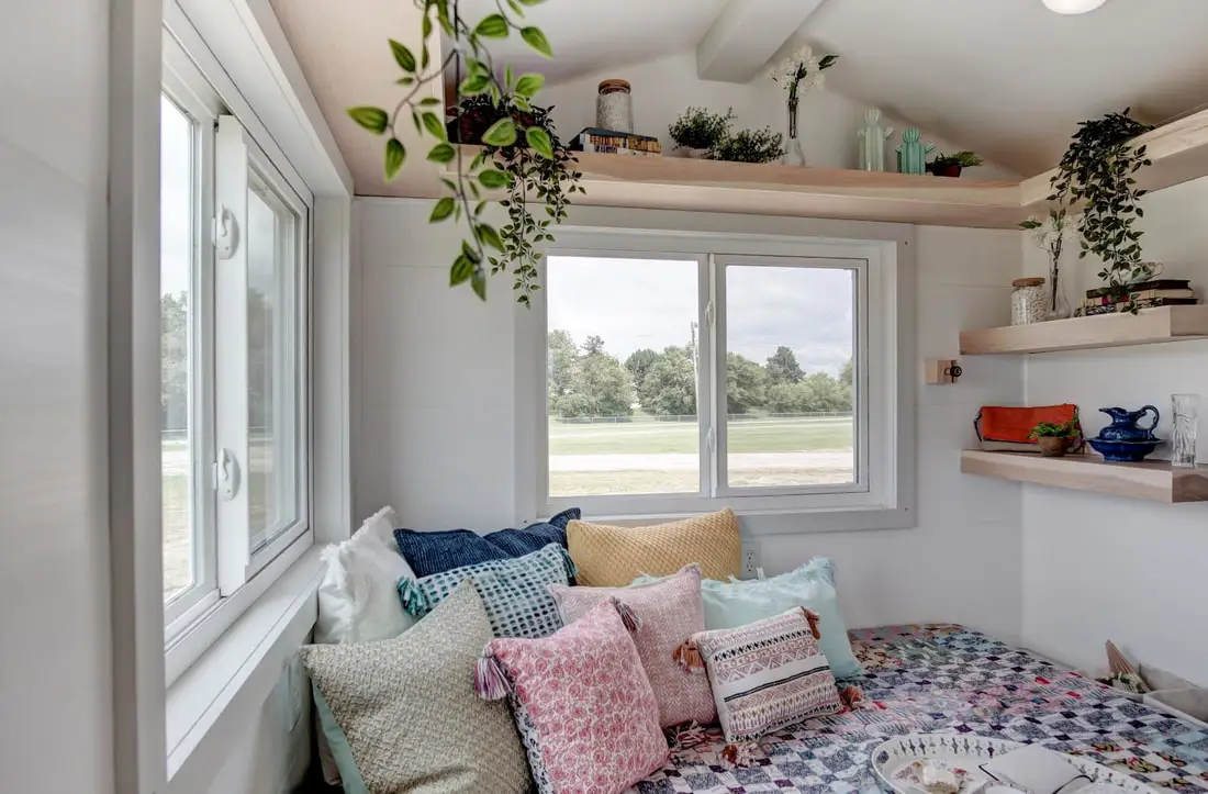 The Nugget has a total floorspace of 102 sq ft (9.4 sq m)