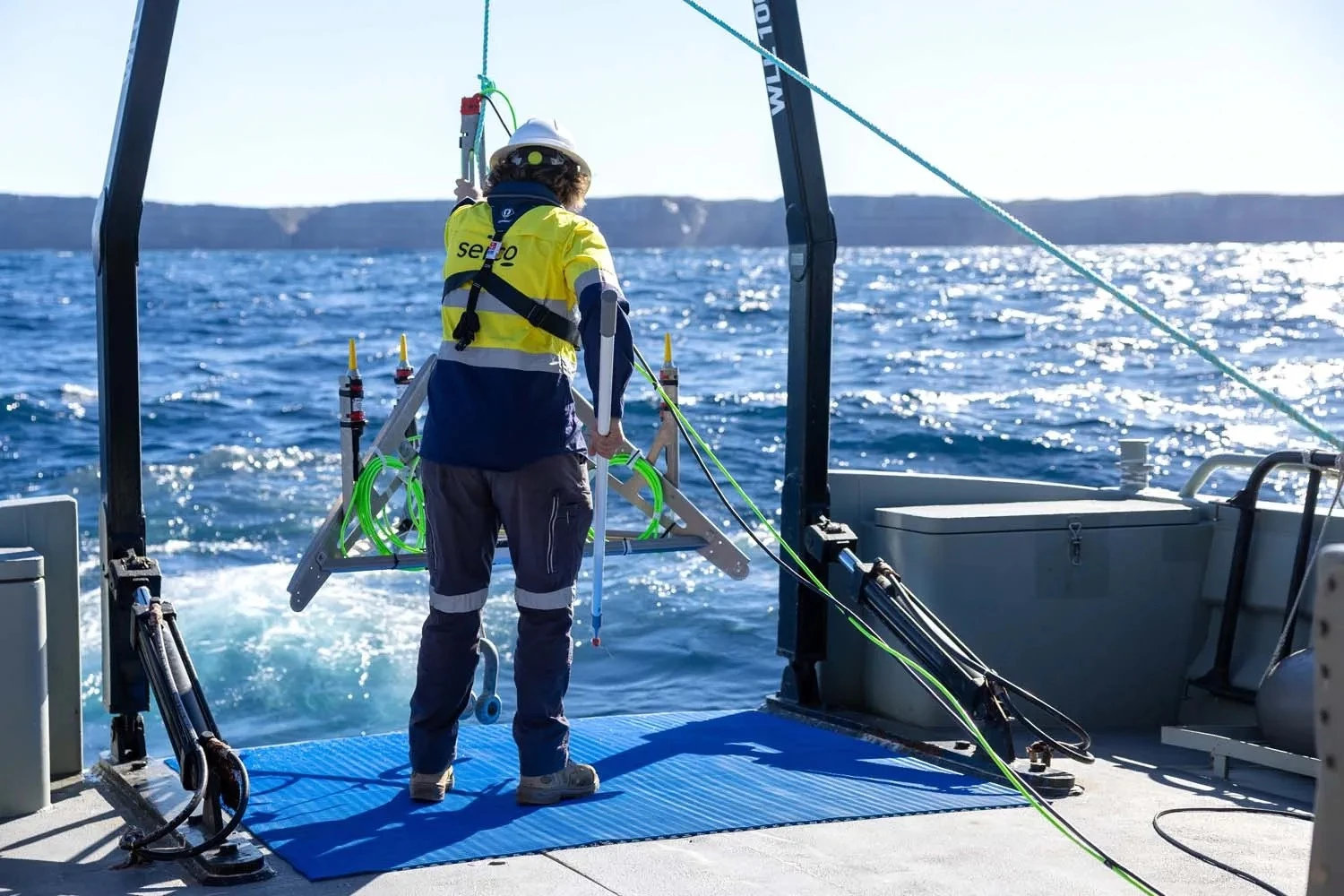 Deploying equipment for underwater test