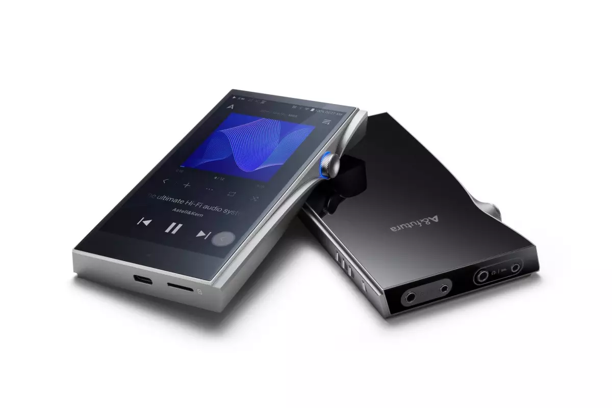 The dual DAC setup in the SE200 is actually made up of three digital-to-analog converters