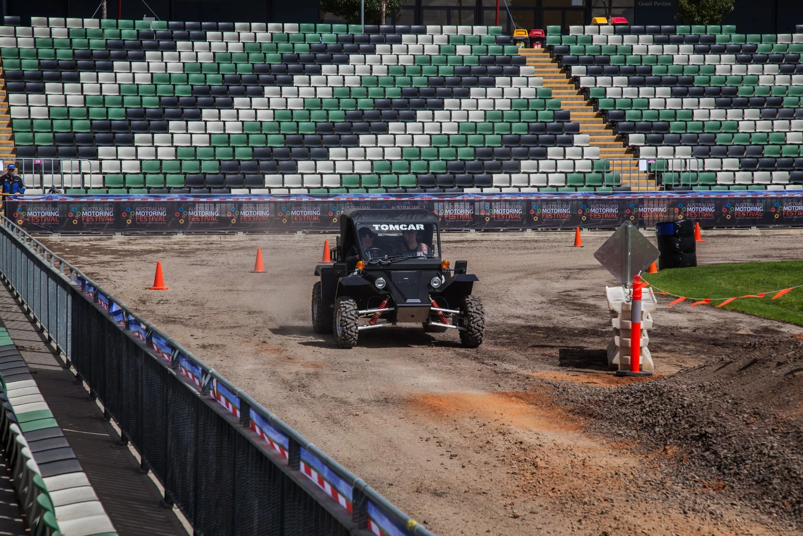 The Tomcar's track is the same width as that of a Landcruiser (Photo: Nick Lavars/Gizmag.com)