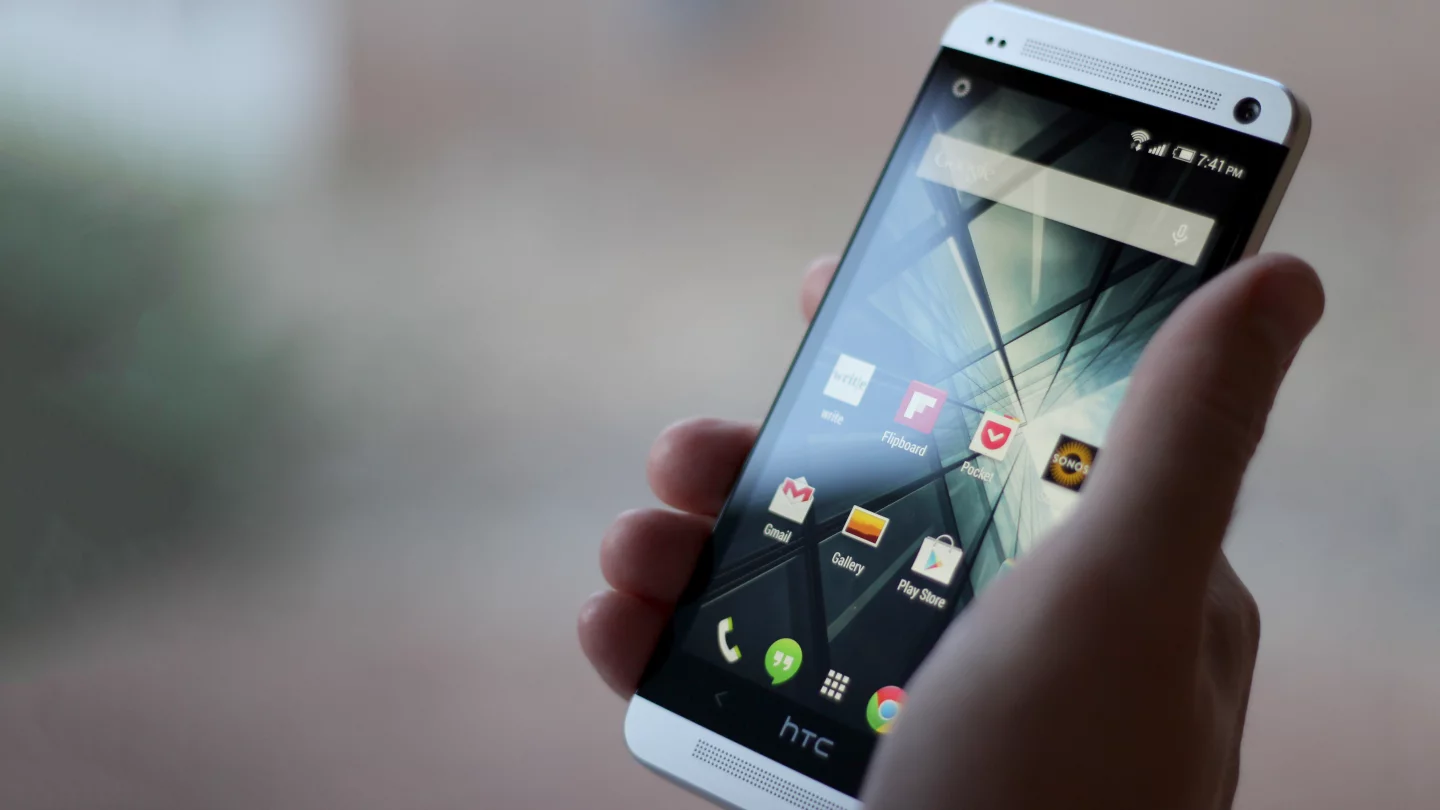 Smartphones are aging better than ever ... and we might need to start getting used to that (Photo: Will Shanklin/Gizmag.com)