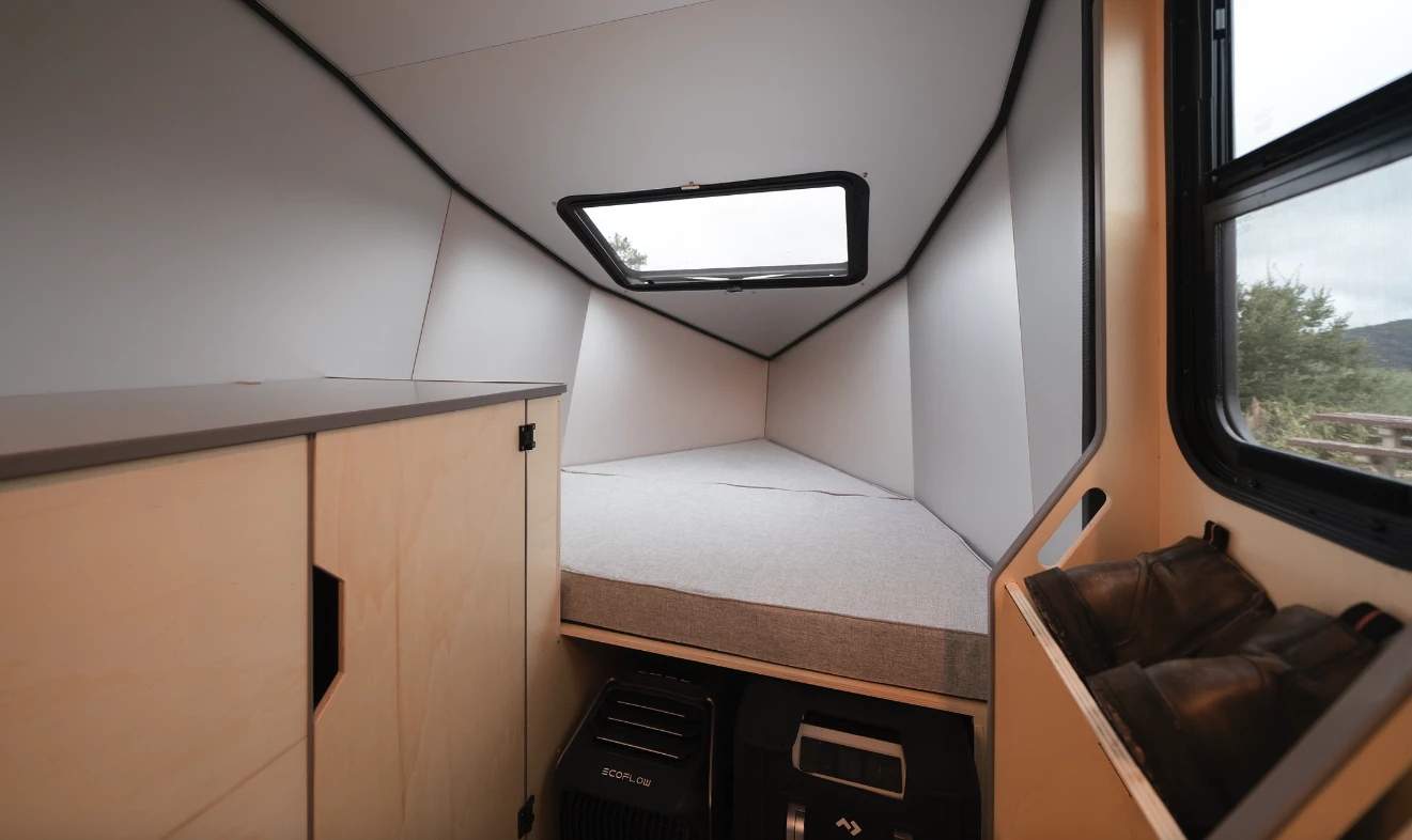 Polydrops P21 available children's bed and under-bed fridge