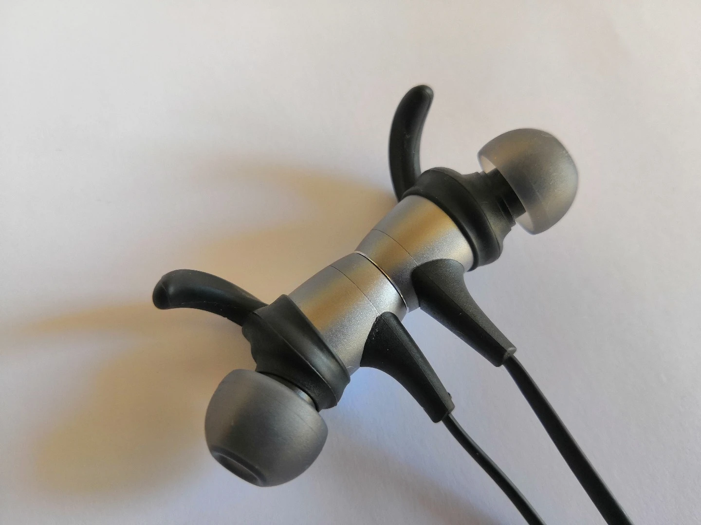 The Spirt Pro's earbuds have magnetized backs