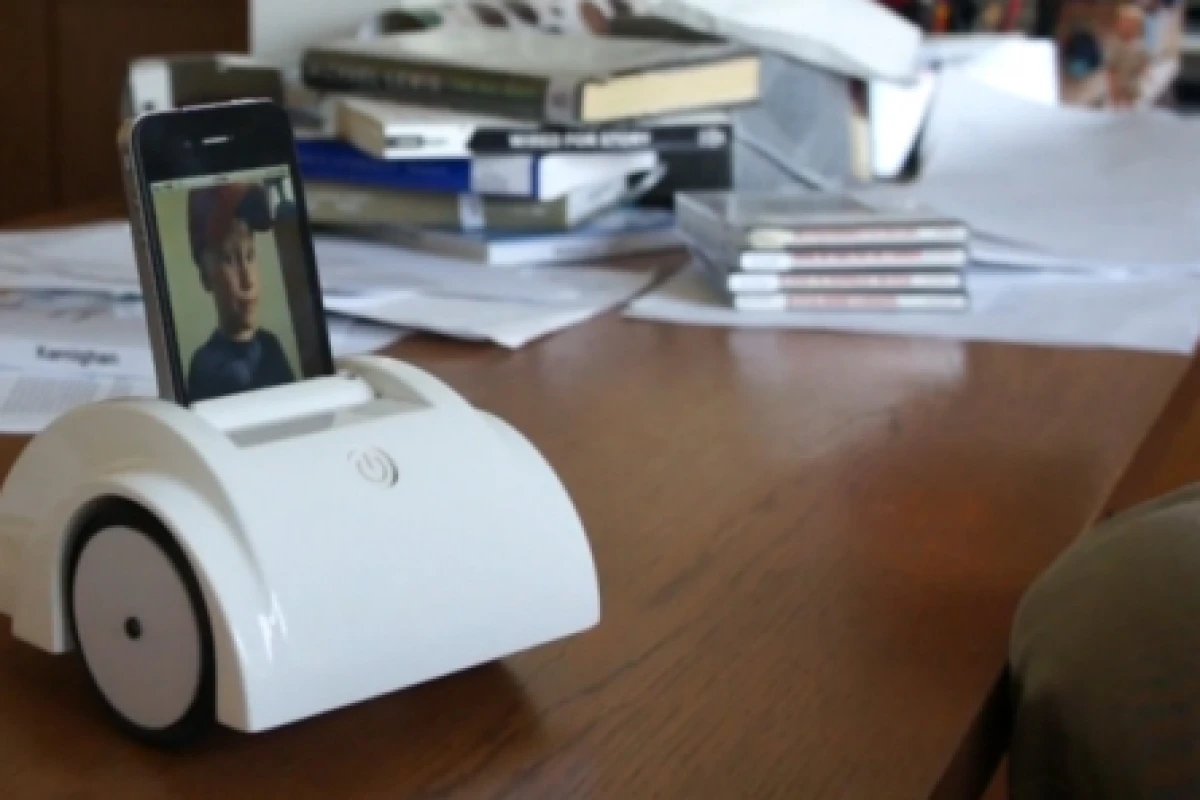 Hello Labs has launched a Kickstarter campaign for its Helios telepresence robot and app for iPhone
