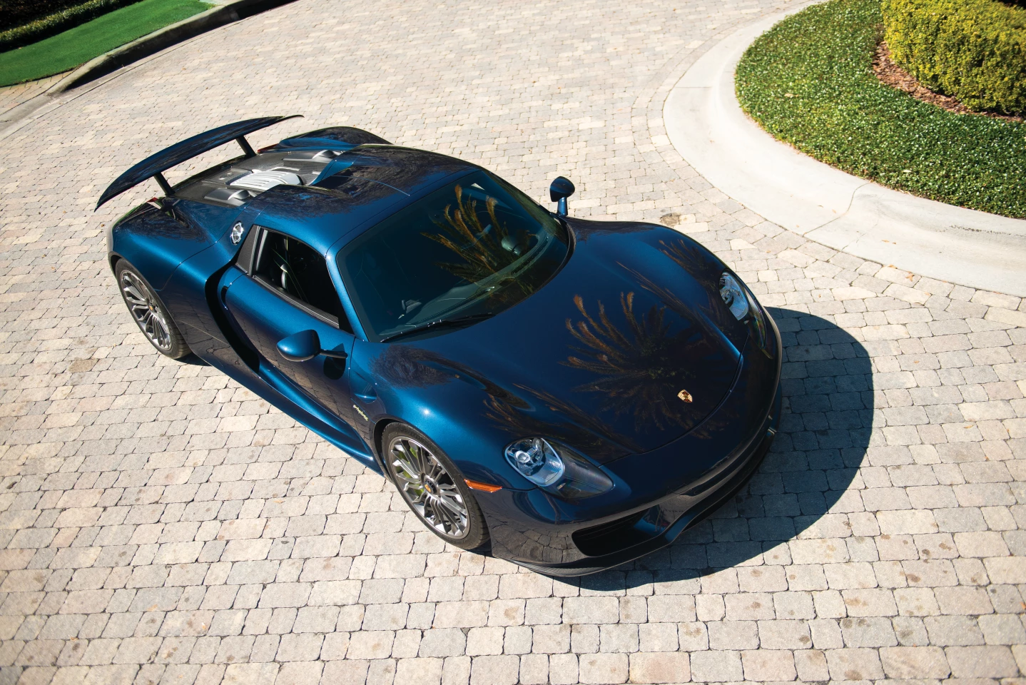 $1,187,500 | 2015 Porsche 918 Spyder | Auction House: RM-Sotheby's