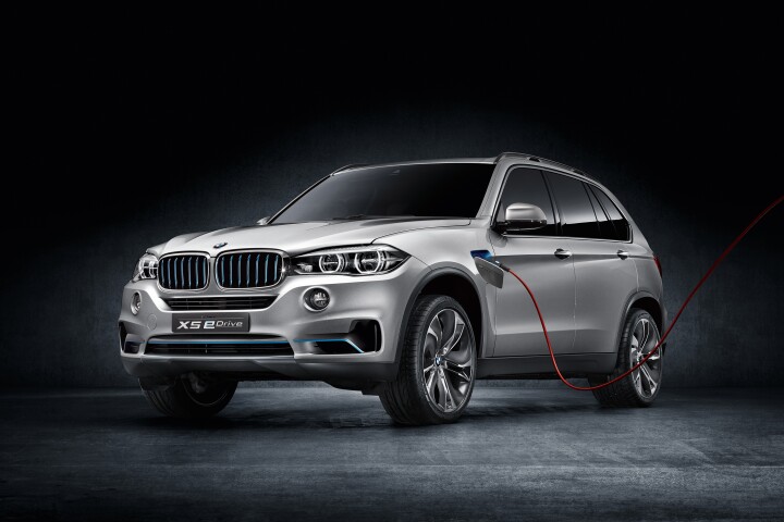 The BMW Concept X5 eDrive has a plug-in hybrid powertrain