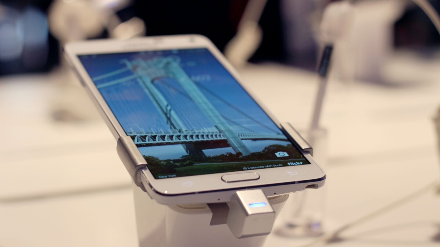 Galaxy Note 4 (Photo: Will Shanklin/Gizmag.com)