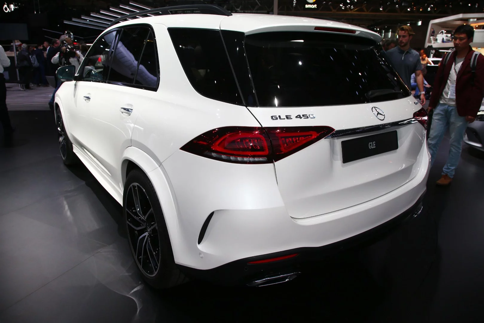 Mercedes shows the all-new GLE