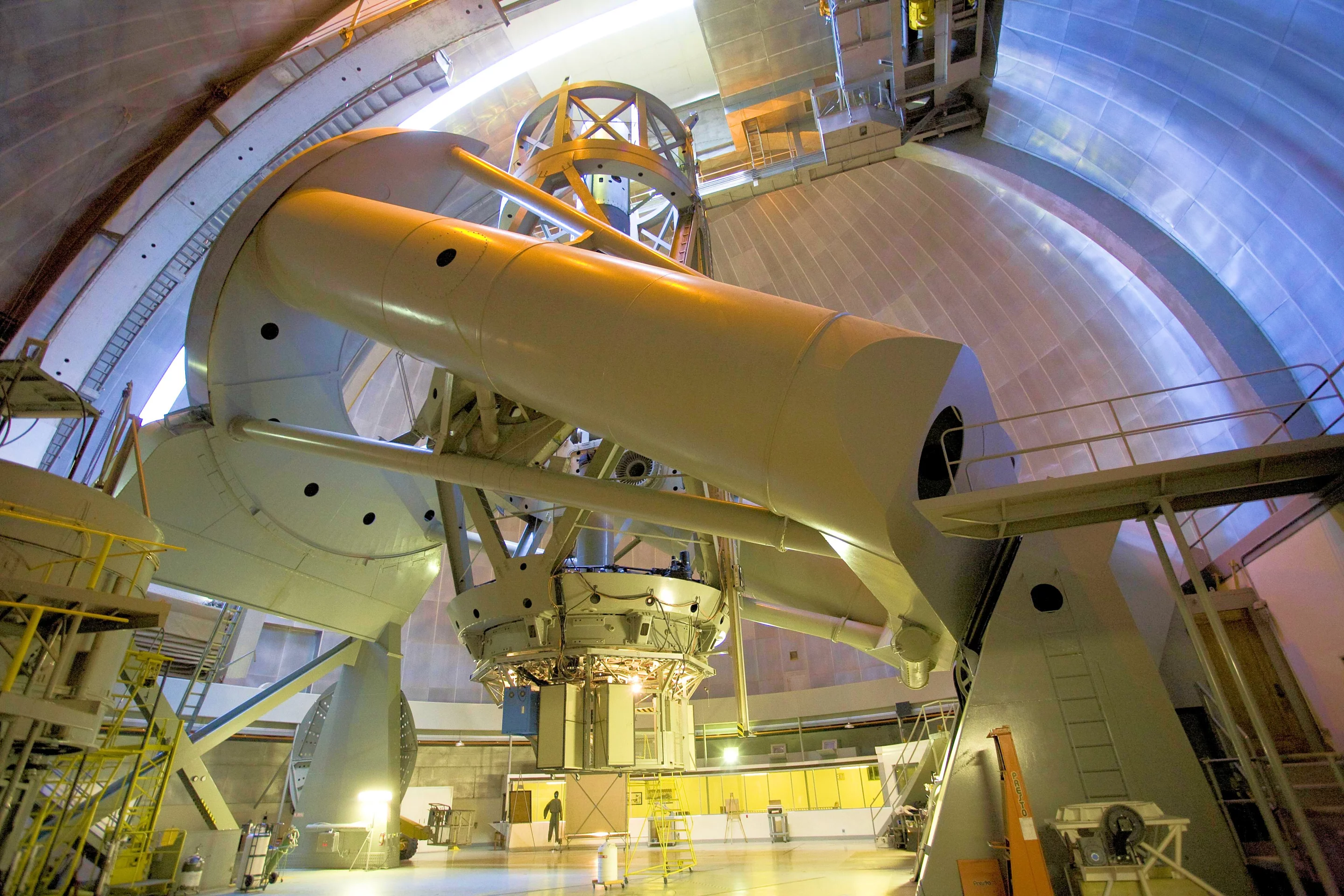 The 5-meter Hale telescope atop Mount Palomar in Southern California (Photo: NASA/JPL)