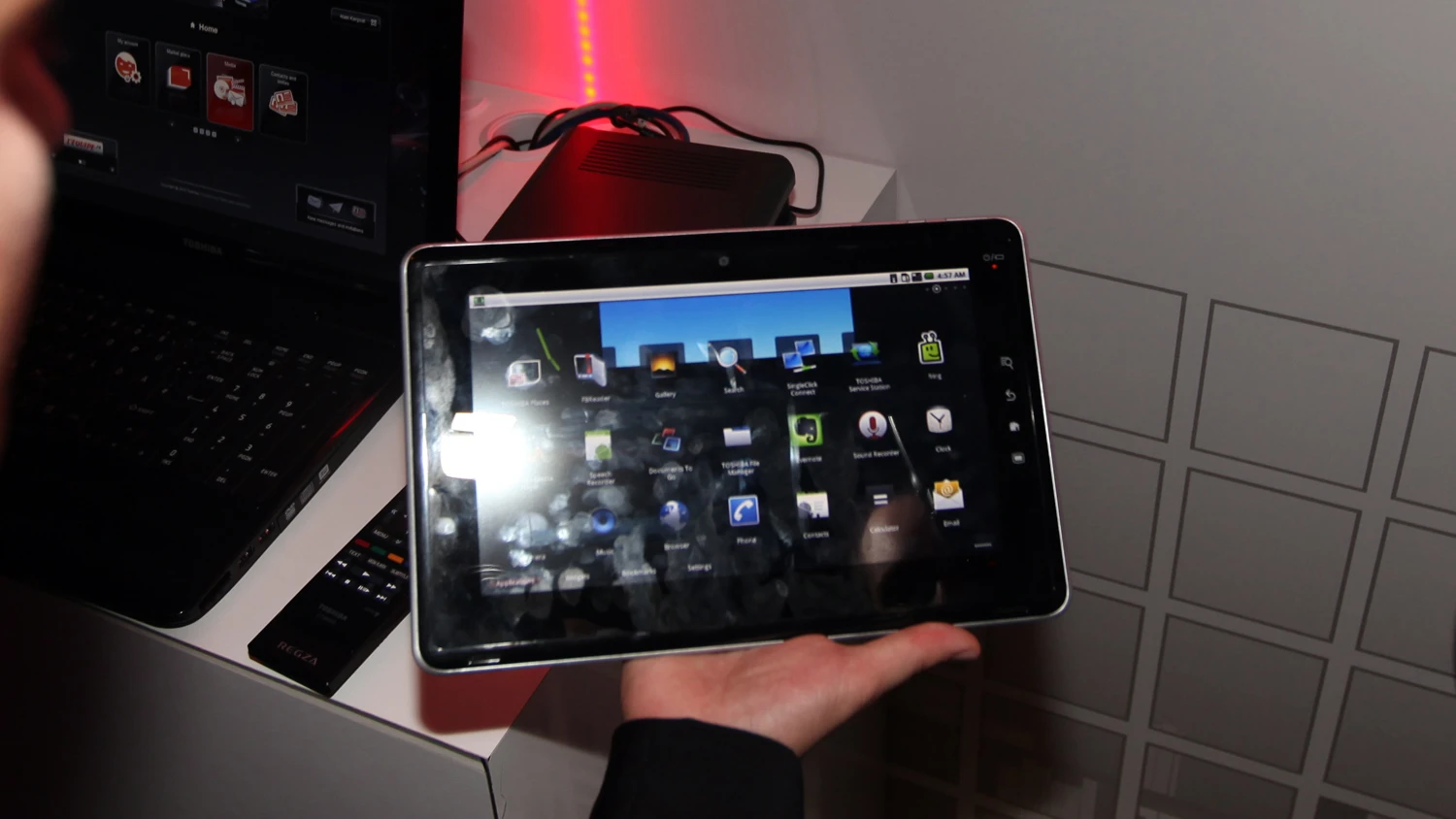 Toshiba's Folio 100 media tablet features 802.11b/g/n Wi-Fi and Bluetooth 2.1 with EDR