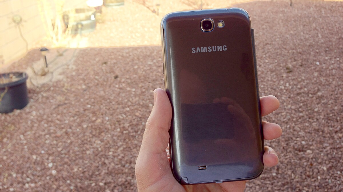 The phablet's backing is a plastic removable battery cover