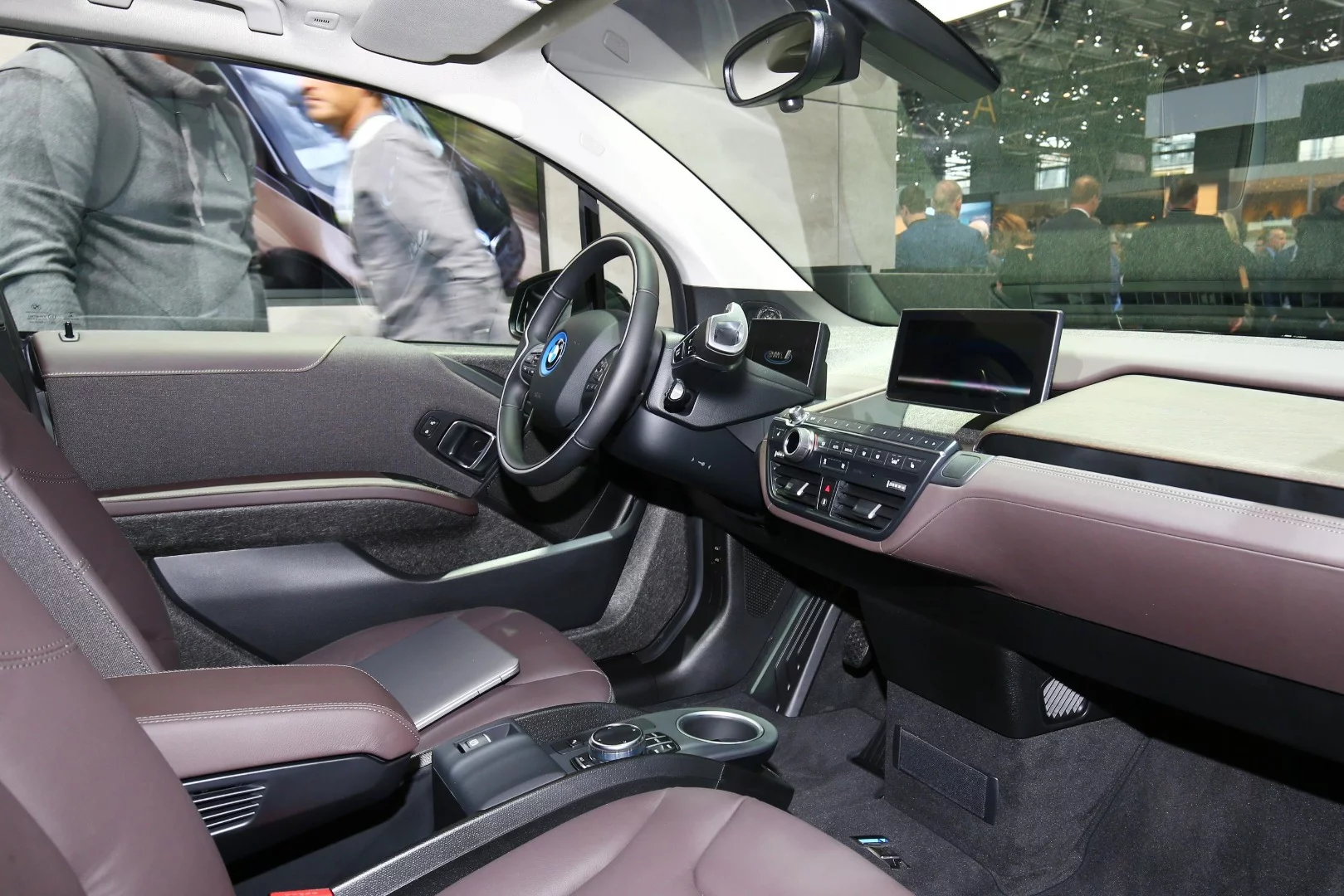Inside the BMW i3s