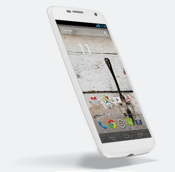 Moto Maker allows you to rotate a preview of your phone's design 360 degrees