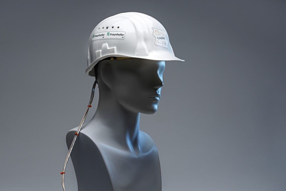 O capacete estará em exposição no final deste mês na feira Hannover Messe.
