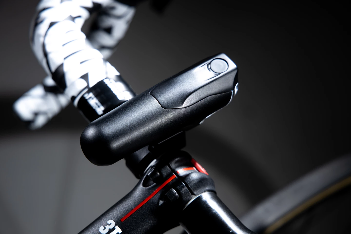 Hauteworks claims that the Farina weighs 149 grams