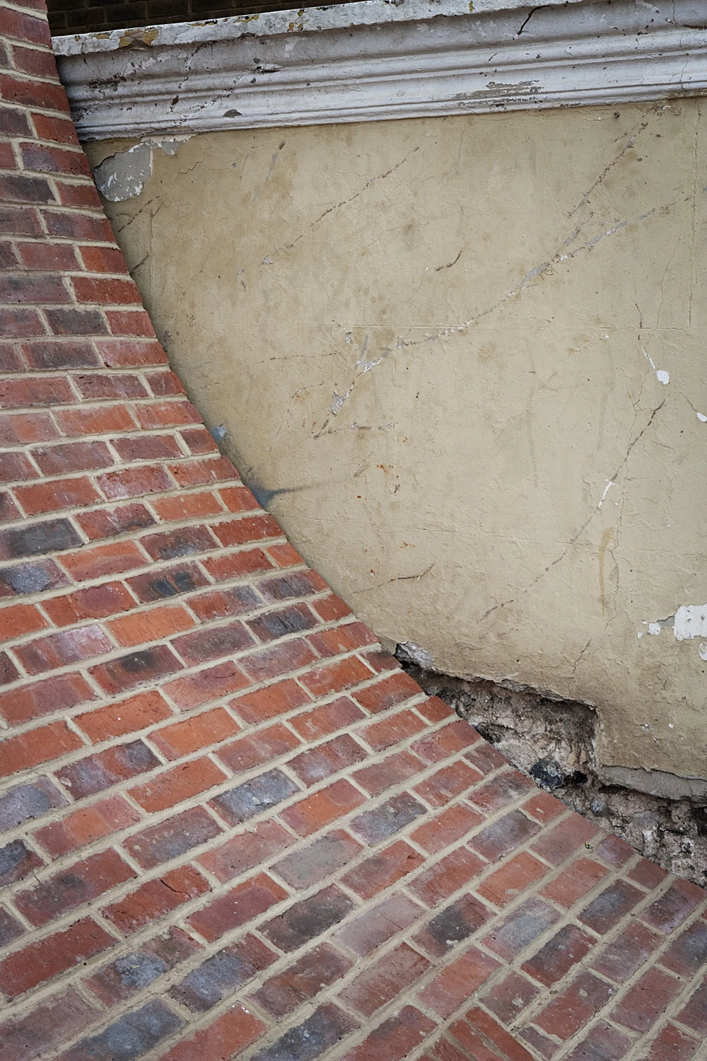 It's not unusual to see a project that straddles the worlds of art and architecture, but this piece by Alex Chinneck is surely a stand-out (Photo: Alex Chinneck)