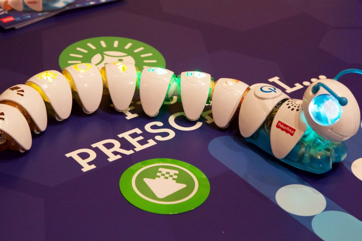 The basic Code-a-Pillar kit will come with a head segment and eight segments