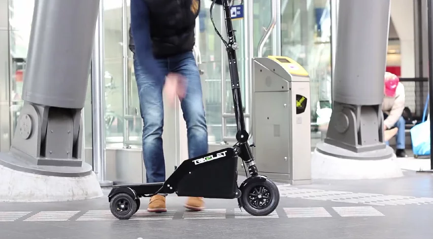 The Trikelet has an unfolded wheelbase of 31 in (800 mm) and a stance of only 11 in (290 mm)