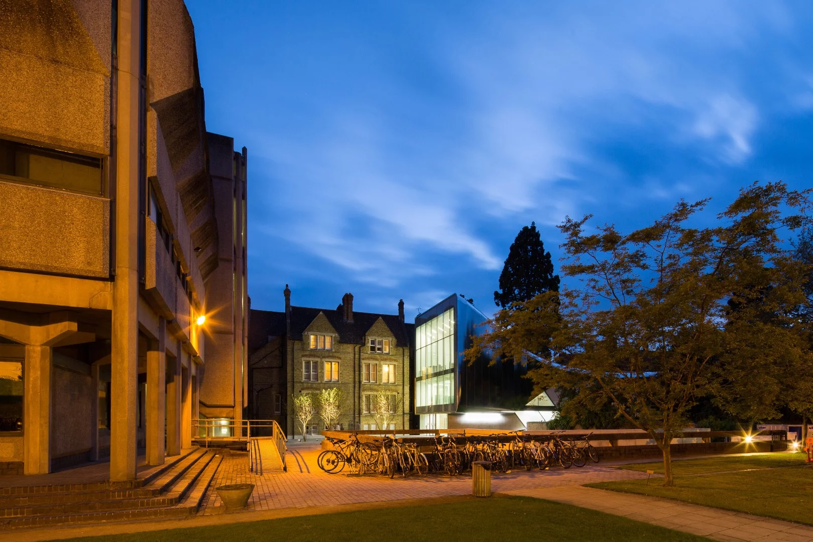 The building contrasts markedly with nearby Brutalist and Victorian architecture