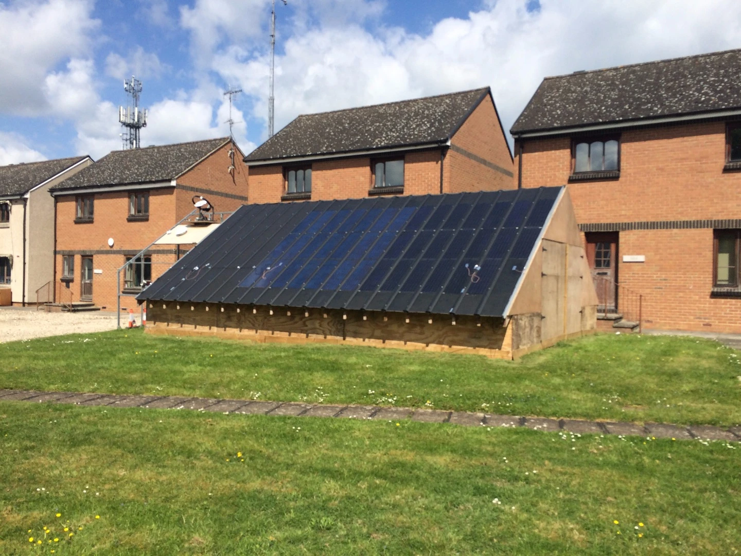The prototype hybrid solar system incorporates PV panels and flat heat pipes