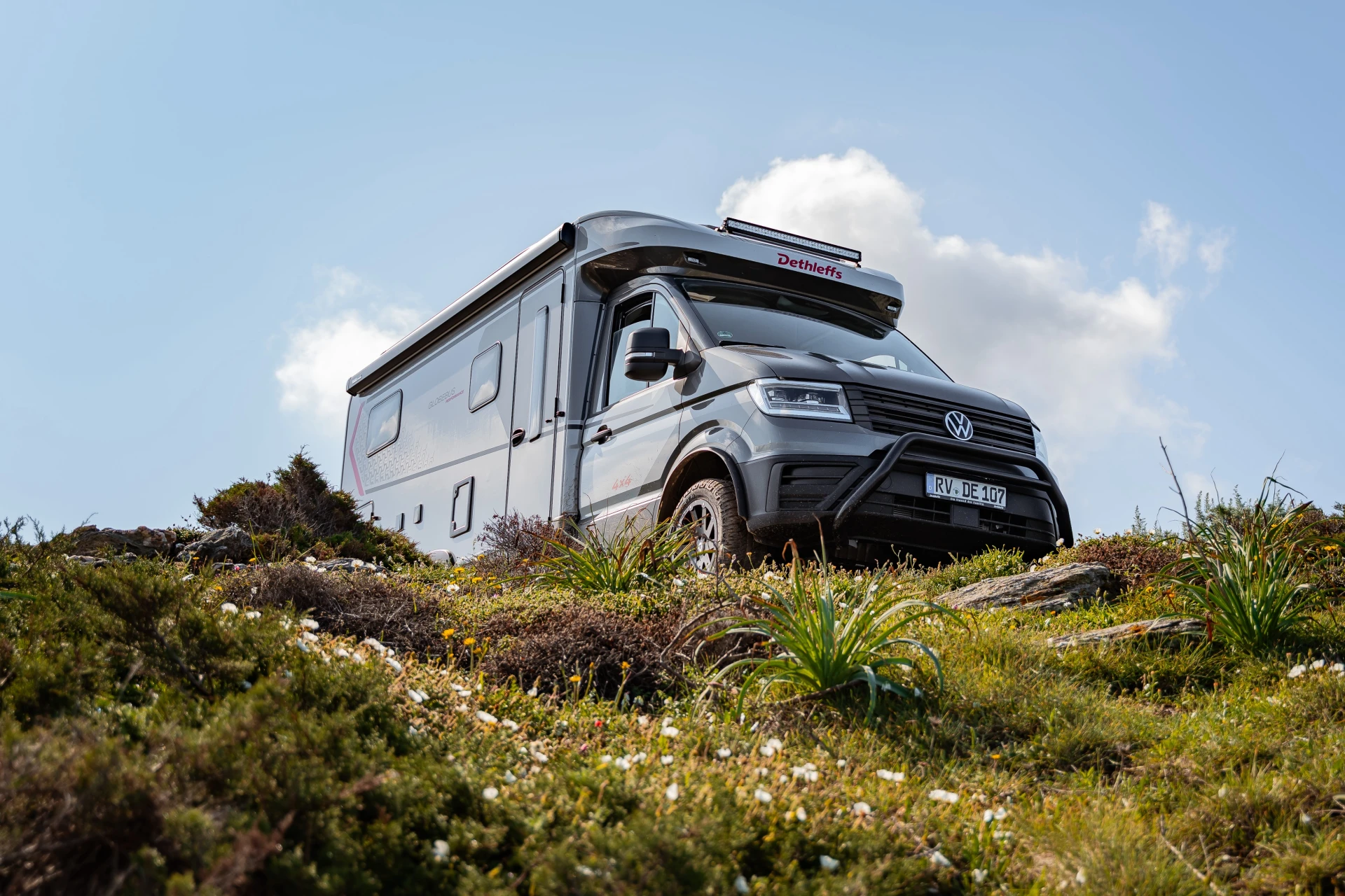 Mini Bus 4x4 Rv Dethleffs Globebus Performance 4x4 pop-up all-terrain RV concept